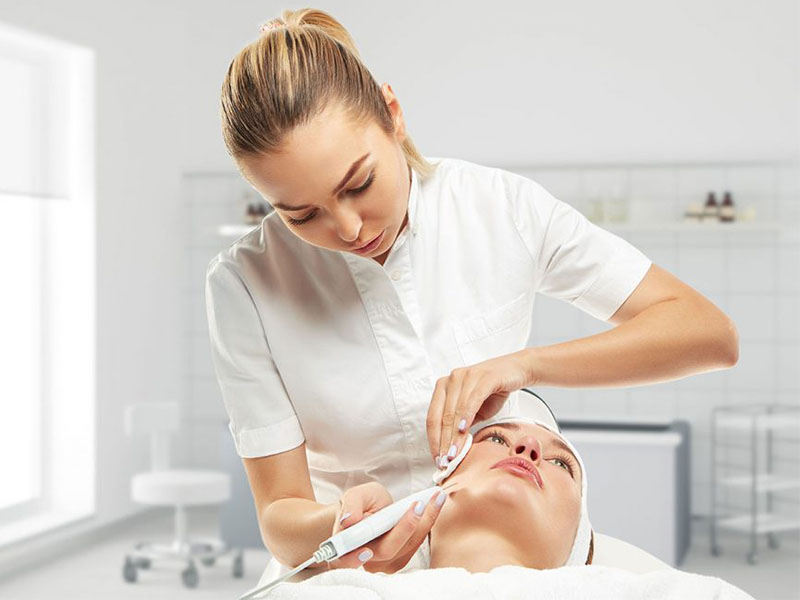 Skincare Courses in Canada